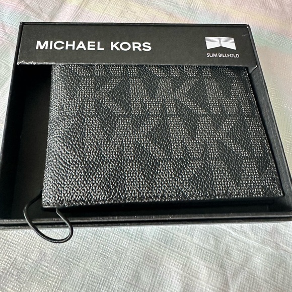 New in box men’s michael kors billfold  wallet - Picture 1 of 4